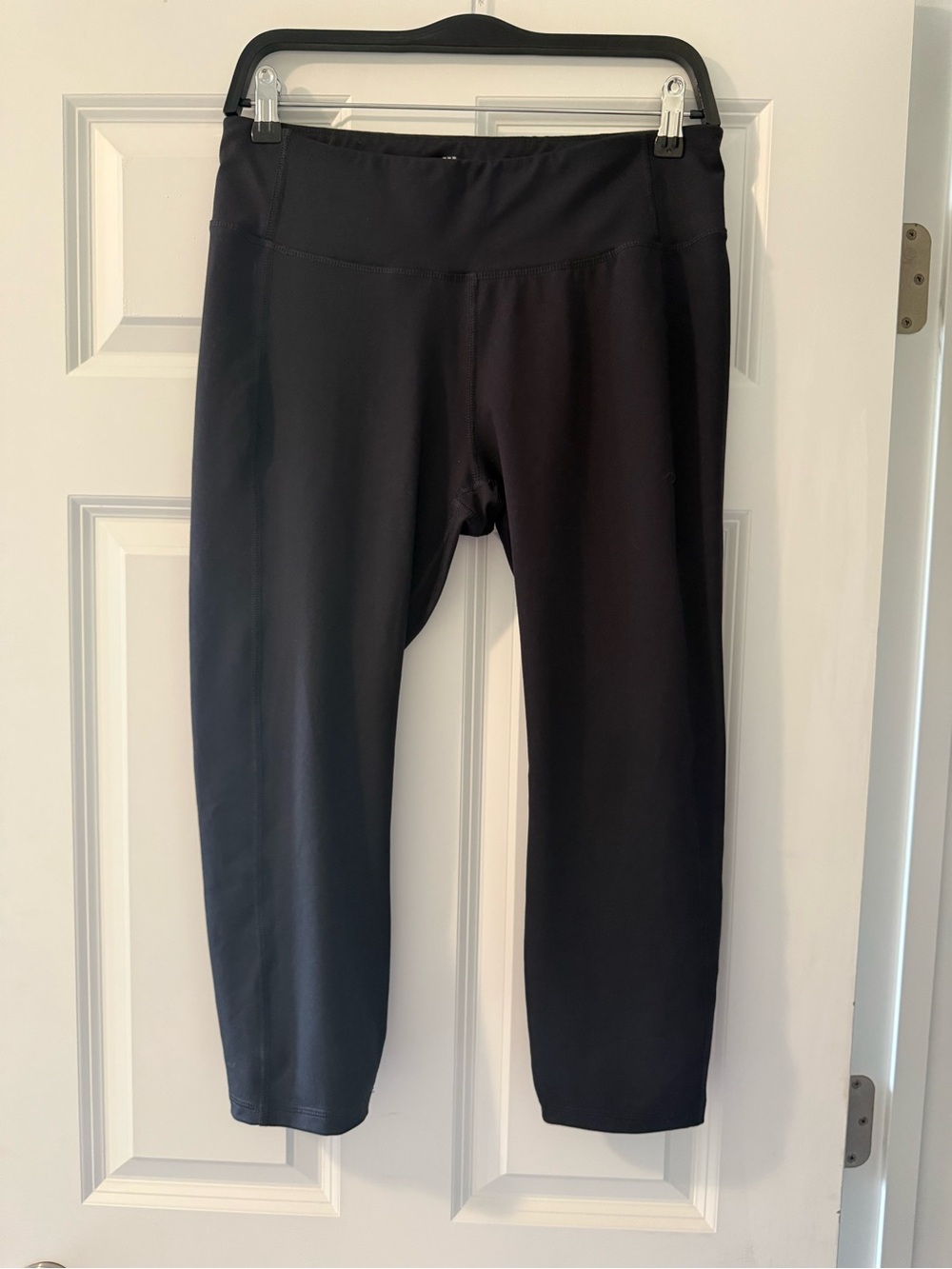 All In Motion Women’s Mid-Rise Active Cropped Leggings